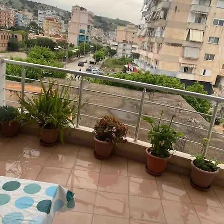 Piro Apartment *